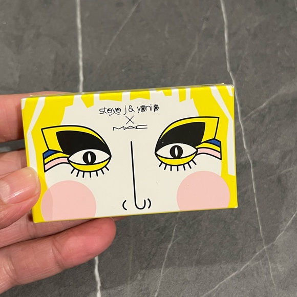 MAC x Steve J. & Yoni P. Collection Dazzle Shadow Duo - Picture 2 of 5